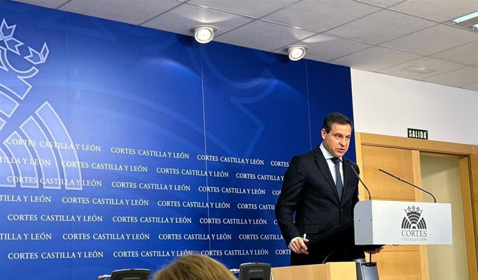 El portavoz del Grupo Parlamentario Popular, Raúl de la Hoz, tras la reunión de la Junta de Portavoces