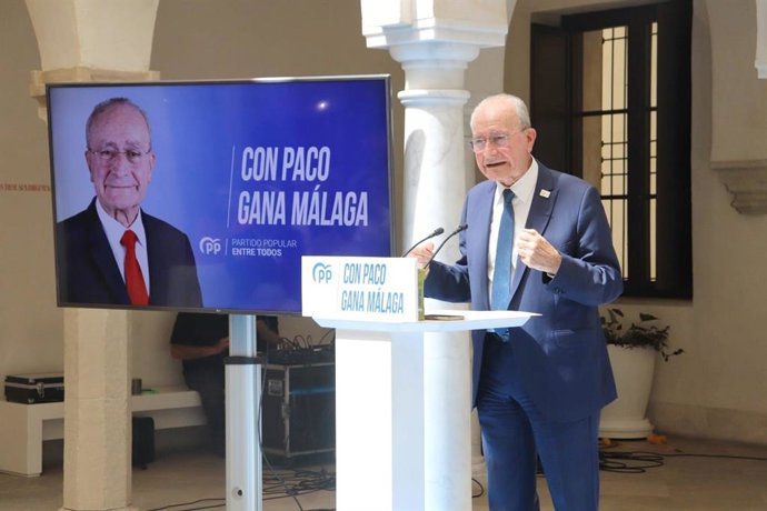 El alcalde y candidato del PP a la reelección, Francisco de la Torre, en un acto