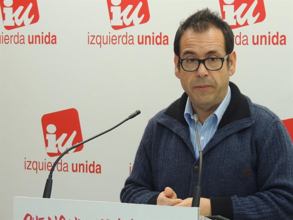 Archivo - El coordinador regional de IU, Juan Ramón Crespo.