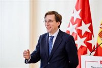 Almeida reprocha a Maestre que "con miles de pisos turísticos ilegales" con Carmena hubo "cero órdenes de clausura"