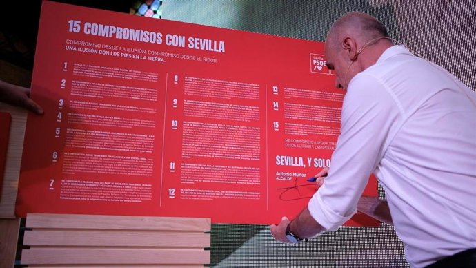 El alcalde de Sevilla aspira a revalidar el cargo con 15 compromisos politicos