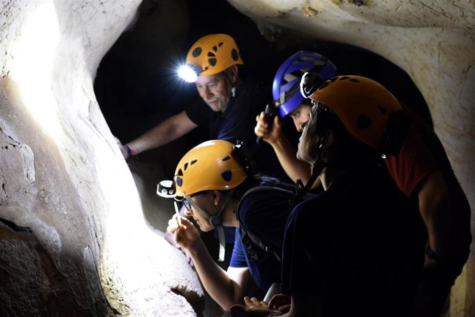 Rincón De La Victoria Solicita Que La Cueva De La Victoria Sea Incluida Como Yacimiento Rupestre Europeo De Valor Universal