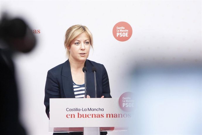 La portavoz del grupo socialista en las Cortes regionales, Ana Isabel Abengózar