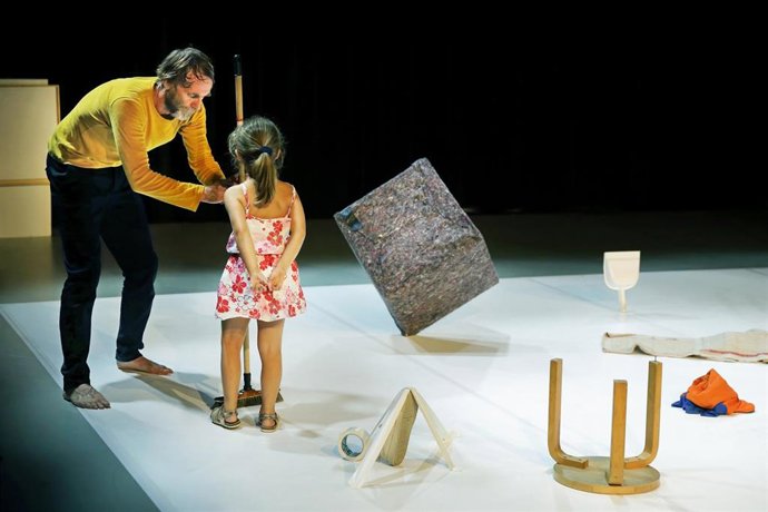 Marc Lacourt propone danza para la primera infancia en el Teatro Cánovas con 'La fregona de Mr Mutt'