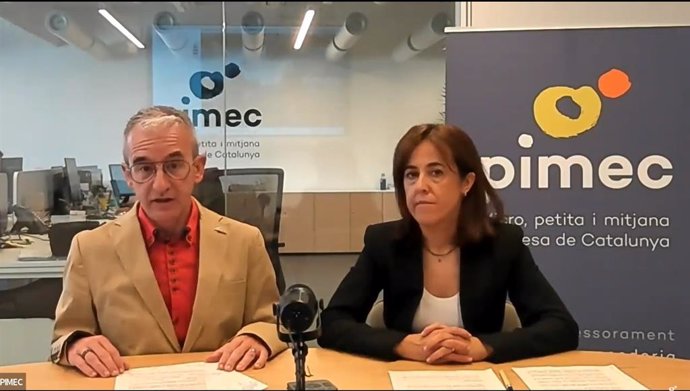 El secretari general de Pimec, Josep Ginesta, i la directora de l'rea de Treball, Sílvia Miró