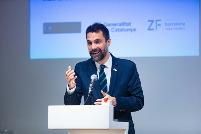 Archivo - El conseller d'Empresa i Treball, Roger Torrent