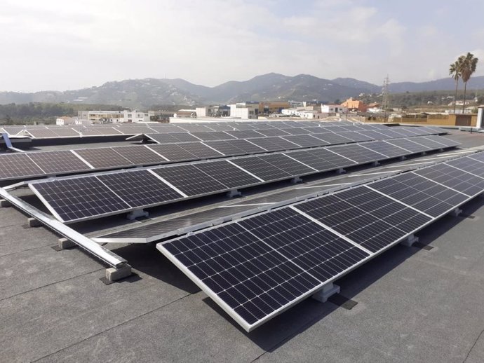 Lidl destaca su sostenibilidad con más de 60.000 metros cuadrados de placas fotovoltaicas y 73 puntos de recarga