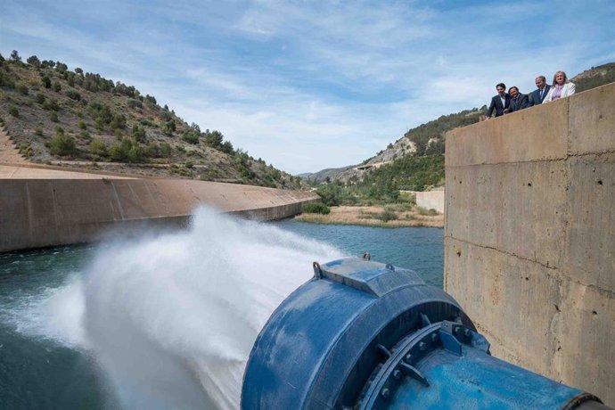 La central hidroeléctrica de Rules generará energía eléctrica para abastecer unos 6.000 hogares.