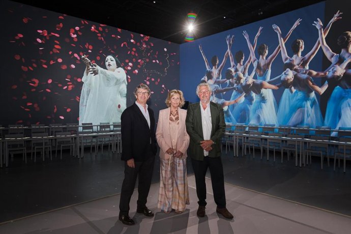 Javier, Isabel y Miguel Suqué (Grup Perelada) en la presentación de la exposición inmseriva 'Perelada 100-Els sentits de la histria' en Barcelona