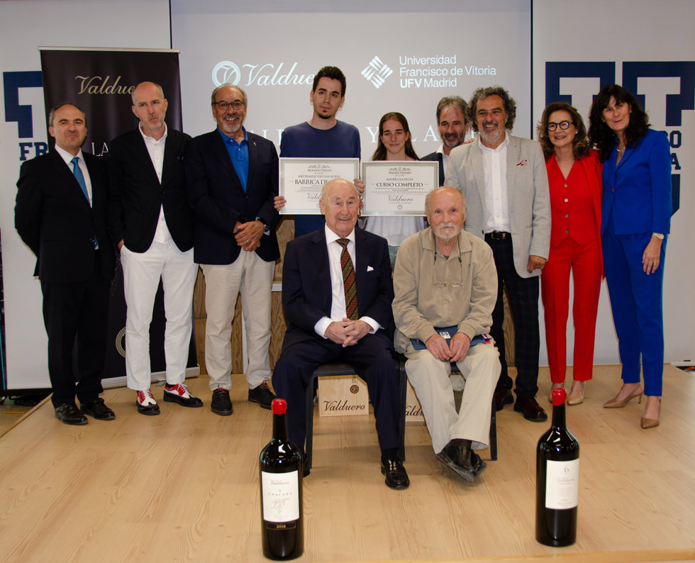 El pintor y escultor Antonio López ejerce como presidente de honor del certamen 'Valduero con la Bellas Artes'