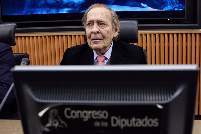 Archivo - El candidato de la moción de censura, el profesor Ramón Tamames, durante una comparecencia ante los medios en el Congreso de los Diputados, a 16 de marzo de 2023, en Madrid (España). 