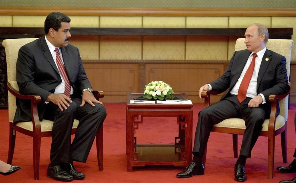 Archivo - El presidente de Venezuela, Nicolás Maduro, junto a su par ruso, Vladimir Putin