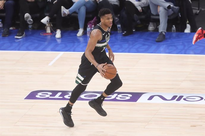 Archivo - Giannis Antetokounmpo, durante un partido con los Milwaukee Bucks.