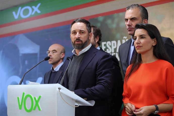 Archivo - El presidente de Vox, Santiago Abascal, Buxadé;  Espinosa de los Monteros; Ortega Smith; y la presidenta de Vox Madrid, Rocío Monasterio. Archivo.