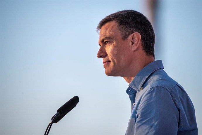 El presidente del Gobierno y secretario general del PSOE, Pedro Sánchez, interviene durante un acto de precampaña del PSC, en la Placa Fotovoltaica del Frum, a 4 de mayo de 2023, en Barcelona, Catalunya (España). El acto se celebra de cara a las próxim