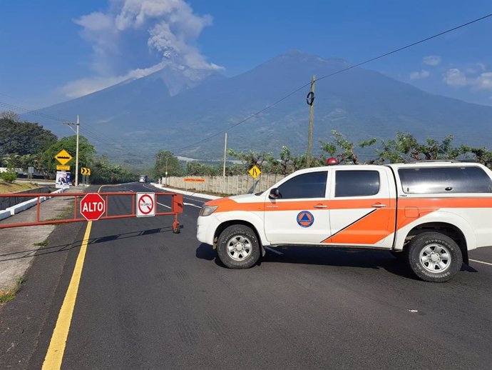 Despliegue de la Coordinadora Nacional para la Reducción de Desastres tras la erupción del volcán de Guatemala