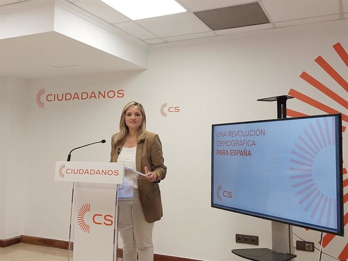 La portavoz nacional de CS y candidata a la presidencia del Govern, Patricia Guasp, en rueda de prensa.