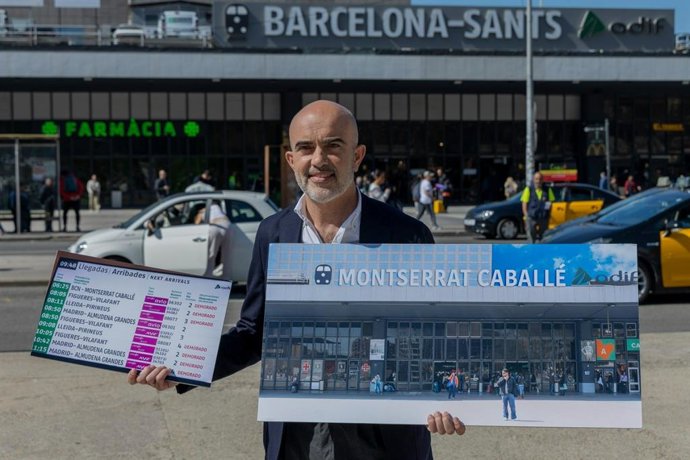 El candidato del PP a la alcaldía de Barcelona, Daniel Sirera, con su propuesta para renombrar la estación de Barcelona-Sants con el nombre de Montserrat Caballé.