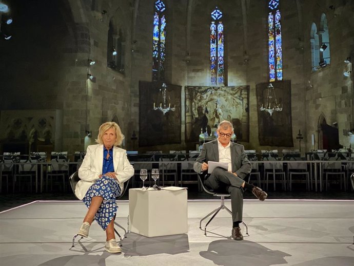 El director del Festival de Peralada, Oriol Aguil, y la presidenta de la Fundació Castell de Peralada, Isabel Suqué, en la presentación de la 37 edición del festival en el Centre Ideal de Barcelona