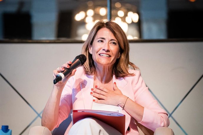 La ministra de Transportes, Movilidad y Agenda Urbana, Raquel Sánchez, participa en la presentación del informe Vivienda para vivir: de mercancía a derecho, en la Sala María Zambrano del Círculo de Bellas Artes, a 4 de mayo de 2023, en Madrid (España)