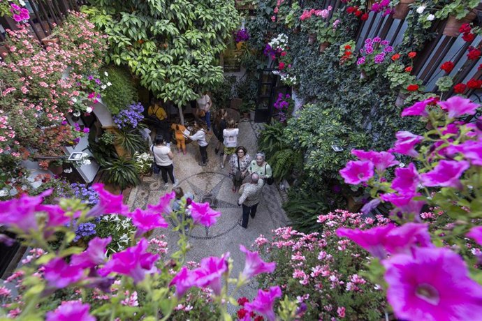 Archivo - Vista del Patio de la calle Ocaña, a 10 de mayo de 2022, en Córdoba, Andalucía (España).