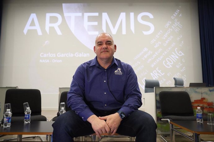 El ingeniero malagueño de la NASA, Carlos García-Galán Castillo, ha protagonizado un encuentro con estudiantes a en la sede de la ETS de Ingeniería de Telecomunicación.