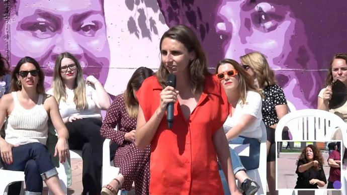 La diputada balear y candidata al Ayuntamiento de Palma, Lucía Muñoz, durante su intervención en un acto en Getafe.
