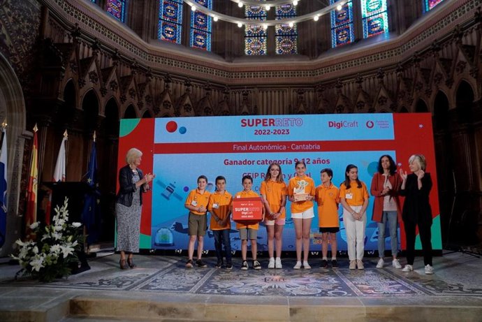 Entrega del premio 'SuperReto Digicraft'