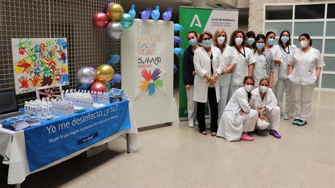 Imagen de la celebración del Día Mundial de la Higiene de Manos en el Hospital Universitario Juan Ramón Jiménez de Huelva.