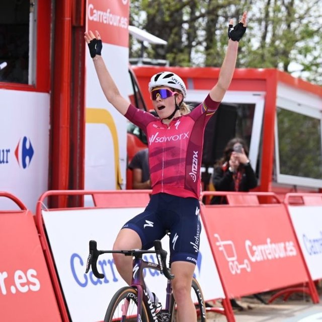 La ciclista neerlandesa Demi Vollering (Team SD Worx) conquistó este viernes el Mirador de Peñas Llanas, en una quinta etapa con salida en La Cabrera, de 129,2 kilómetros