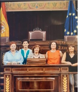 Archivo - La directiva de la Asociación del Secretariado Profesional de Madrid (ASPM) visita el Congreso de los Diputados.