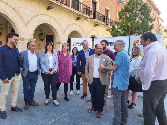 El candidato del PAR a la Presidencia del Gobierno de Aragón, Alberto Izquierdo, ha presentado la lista de este partido por Teruel a las Cortes de Aragón.