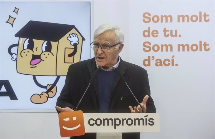 Archivo - El alcalde de Valncia y portavoz de Compromís por Valencia, Joan Ribó, presenta en rueda de prensa la propuesta de la coalición para vivienda, en la sede de Compromís, a 30 de enero de 2023