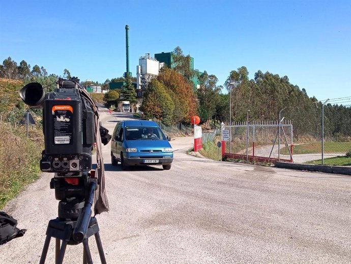 Archivo - Furgoneta entrando al vertedero de Meruelo