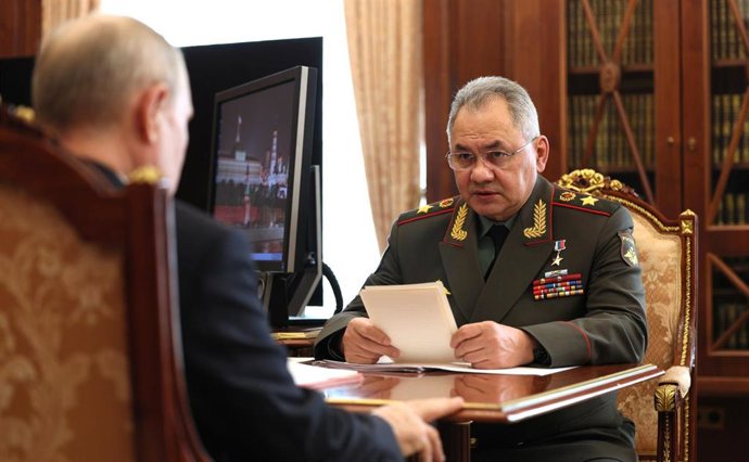 Sergei Shoigu, ministro de Defensa de Rusia, se reúne con el presidente Vladimir Putin