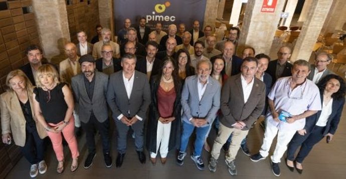 Antoni Cañete con otros miembros de Pimec este viernes