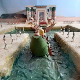 L'Iber, Museo de los soldaditos de plomo junto a Maatk arte inclusivo presenta su exposición "Hatshepsut, 2.000 años borrada de la historia" en el Patio de los Arcos del Museo.