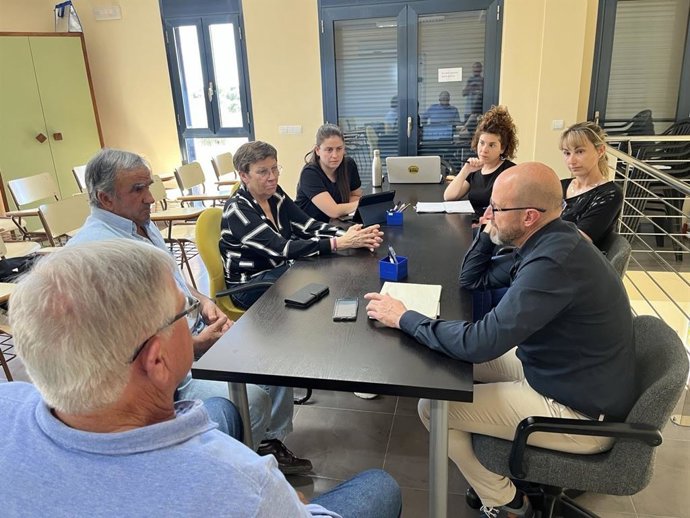 Momento de la reunión entre representantes de UPA-Aia y Unidas Podemos