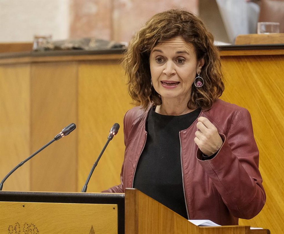 Archivo - La portavoz adjunta de Por Andalucía y presidenta de Más País Andalucía, Esperanza Gómez, en una imagen de archivo en el Parlamento de Andalucía.