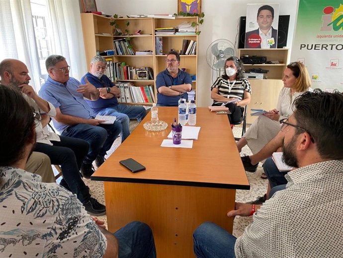 Jorge Rodríguez y cargos de IU en Puerto Real reunidos con el comité de empresa de Navantia.