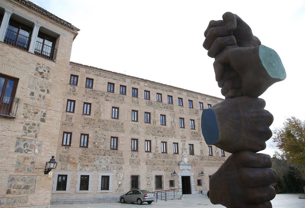 Archivo - Exterior de las Cortes de Castilla-La Mancha, a 4 de diciembre de 2021, en Toledo, Castilla-La Mancha (España). La sede de las Cortes de Castilla-La Mancha, situadas en el Convento de San Gil, abre sus puertas para que ciudadanos puedan conoce