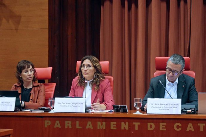 La consellera de Presidncia de la Generalitat, Laura Vilagr, a la Comissió d'Assumptes Institucionals del Parlament