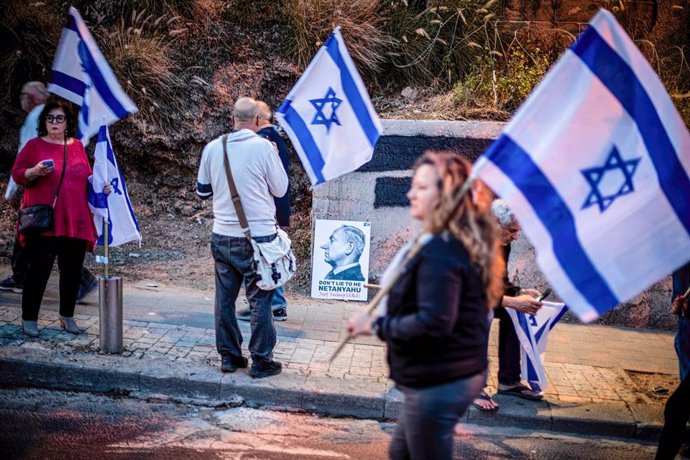 Manifestantes contra la reforma judicial impulsada por el primer ministro de Israel, Benjamin Netanyahu