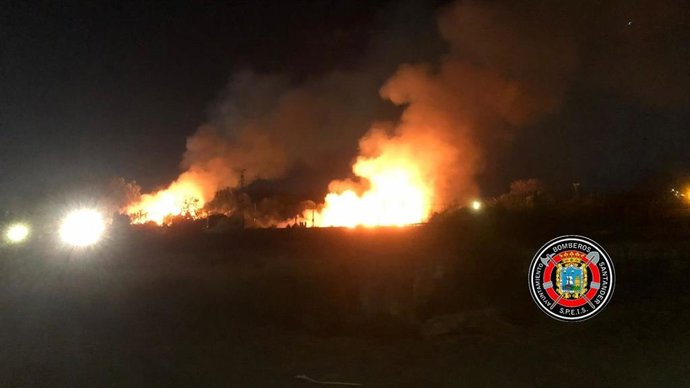 Incendio de vegetación en La Remonta