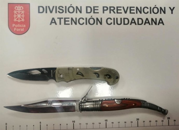 Navajas decomisadas en Noáin.