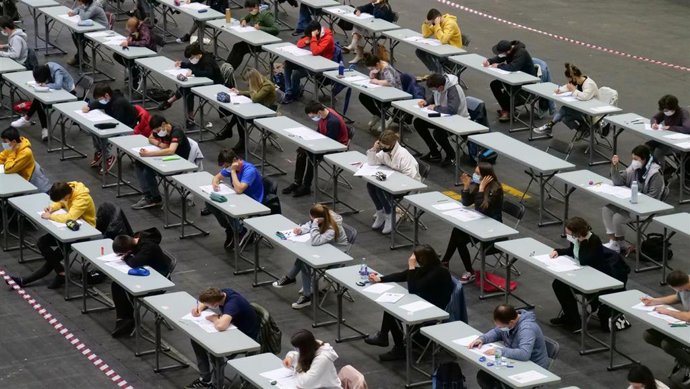 Archivo - Exámenes de HABE en el BEC