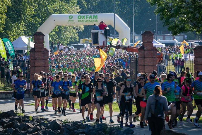 Salida de una de las rutas de la carrera solidaria Oxfam Intermon Trailwalker 2023.
