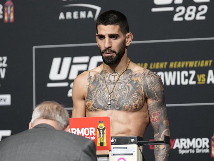 Ilia Topuria, nuevo embajador de la marca de gorras 'Oblack Caps'