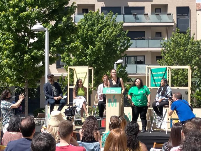 Las candidatas de Más Madrid a la Alcaldía y la Presidencia, Rita Maestre y Mónica García, en un acto de precampaña en Tetuán.