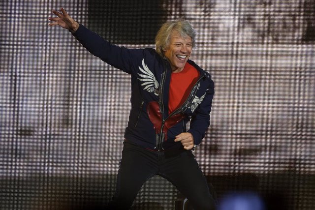 Archivo - 03 July 2019, North Rhine-Westphalia, Düsseldorf: American singer Jon Bon Jovi preforms on stage during his concert at Merkur Spielarena. Photo: Henning Kaiser/dpa